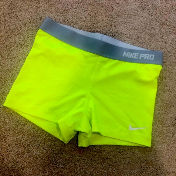 Nike Pants - Nike spandex shorts